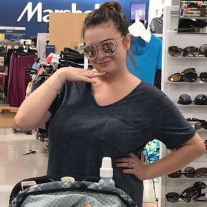 Meet your Posher, Maxx faith